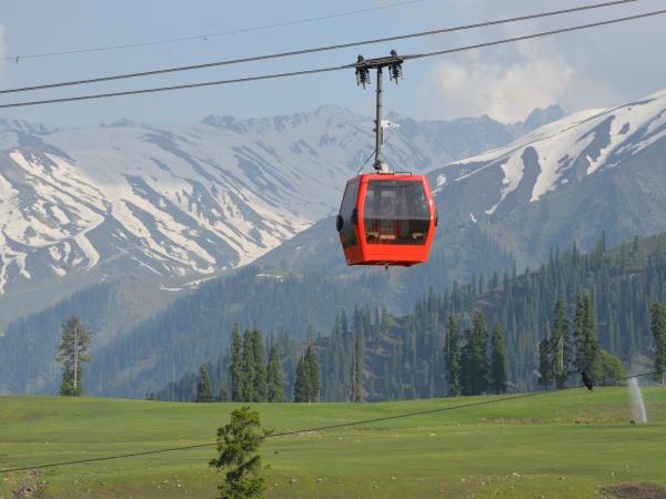 Beyond the Horizon, Gulmarg's Panoramic Enchantment